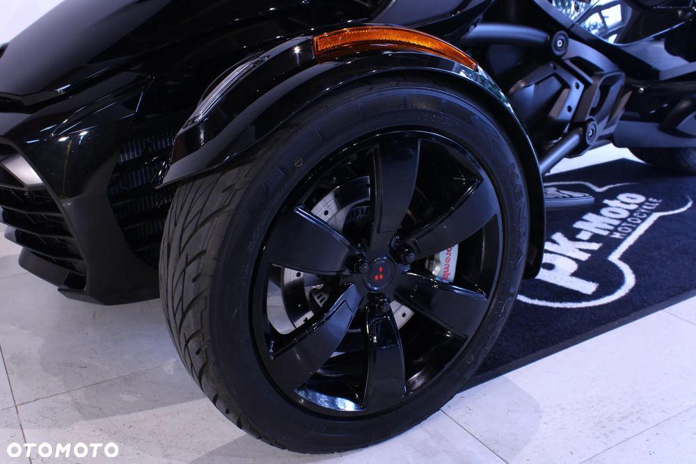 Can-Am Spyder - 21