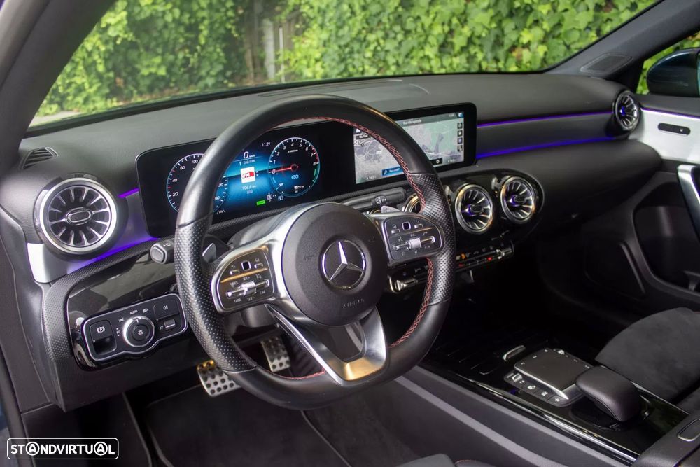 Mercedes-Benz A 250 e AMG Line - 12