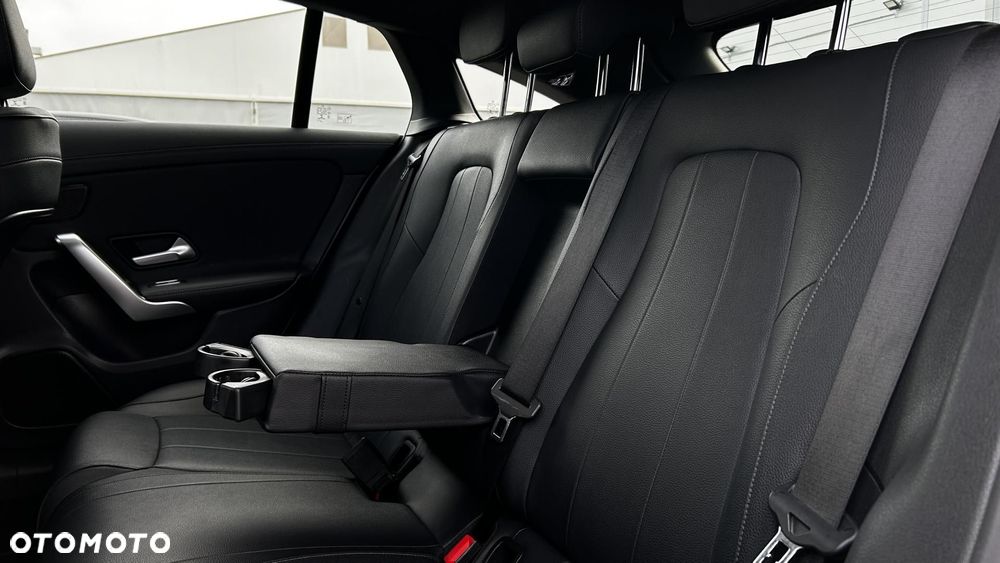 Mercedes-Benz CLA - 26