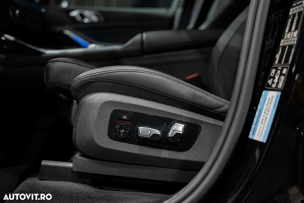 BMW X7 M60i xDrive AT MHEV - 30