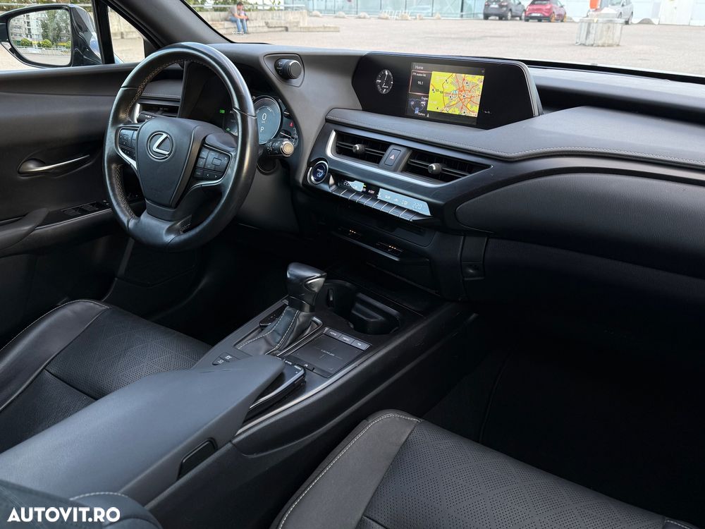 Lexus UX 250h Style Edition - 17