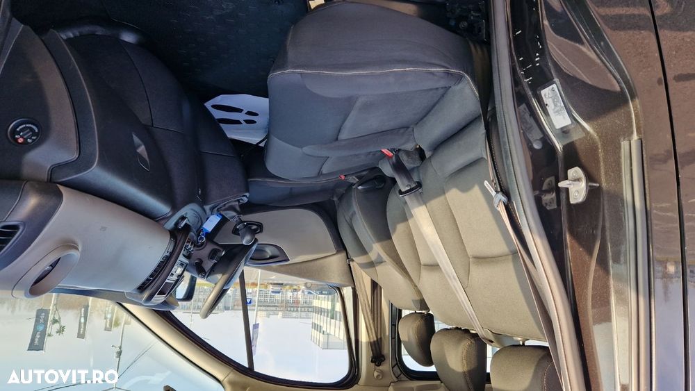 Renault Trafic - 13