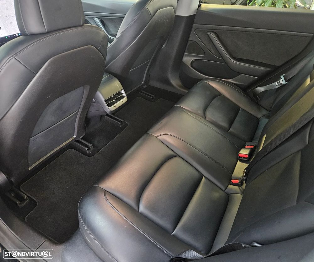 Tesla Model 3 Long Range RWD - 35