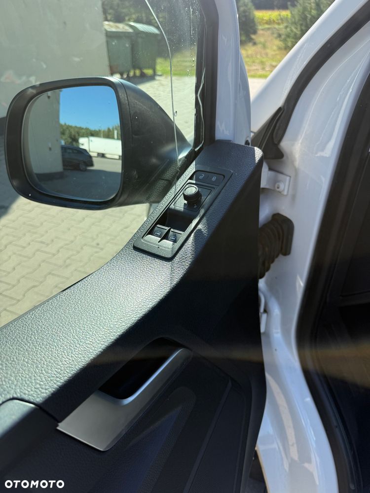 Volkswagen Multivan 2.0 TDI L1 Comfortline DSG - 9