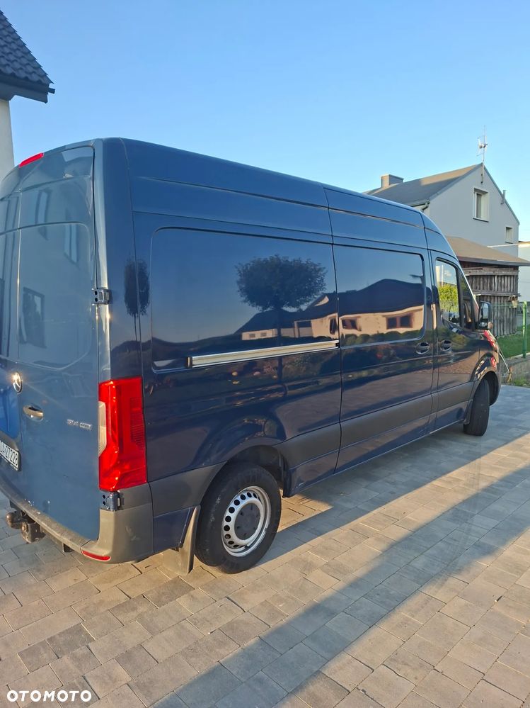 Mercedes-Benz Sprinter - 2