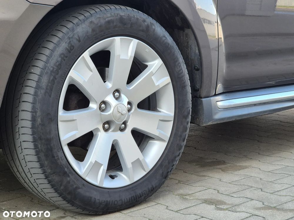 Mitsubishi Outlander - 17