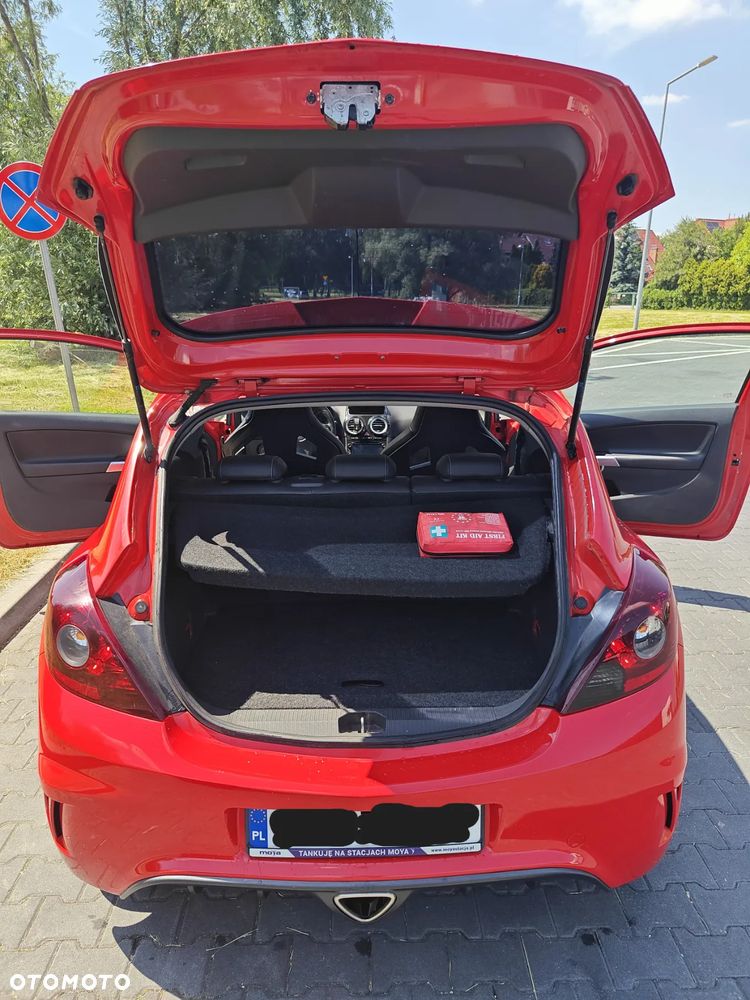 Opel Corsa 1.6 Turbo OPC - 11