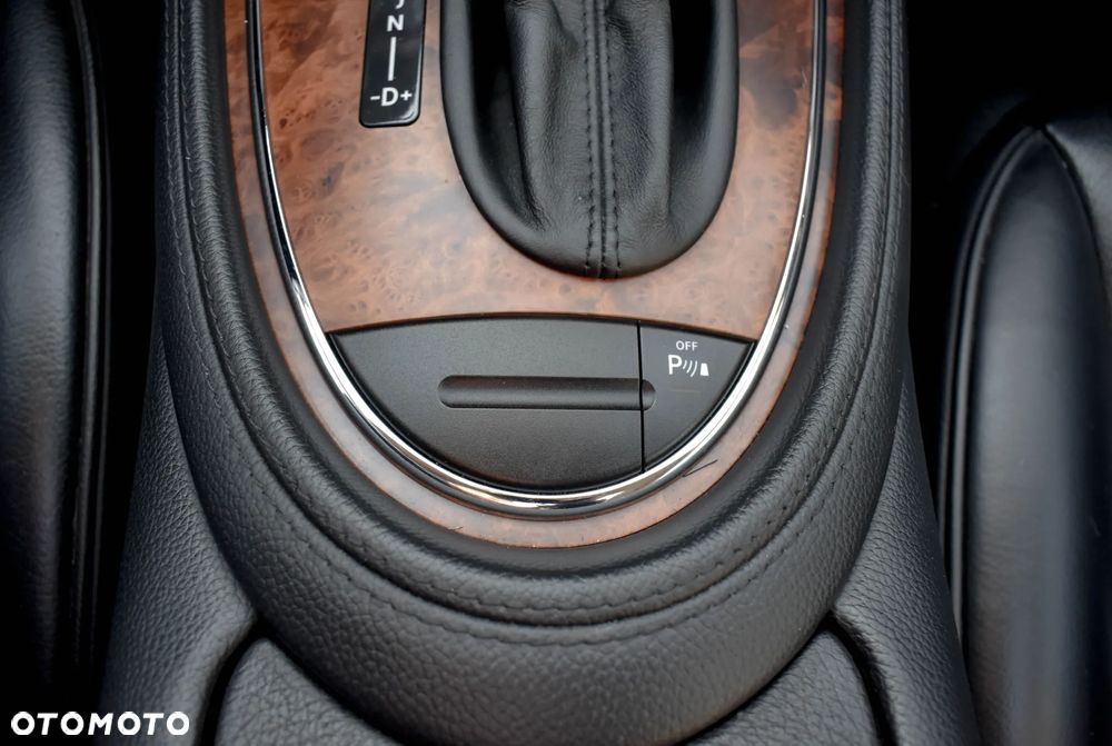 Mercedes-Benz CLS 350 CGI 7G-TRONIC - 22