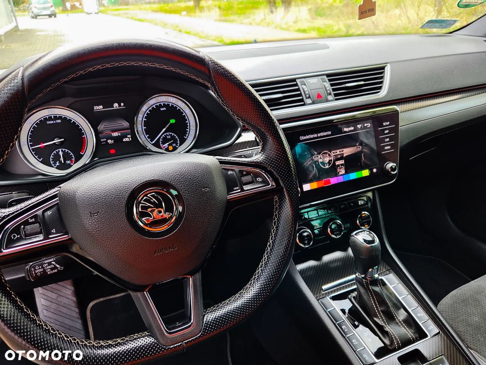 Skoda Superb 2.0 TDI SCR Sportline DSG - 31