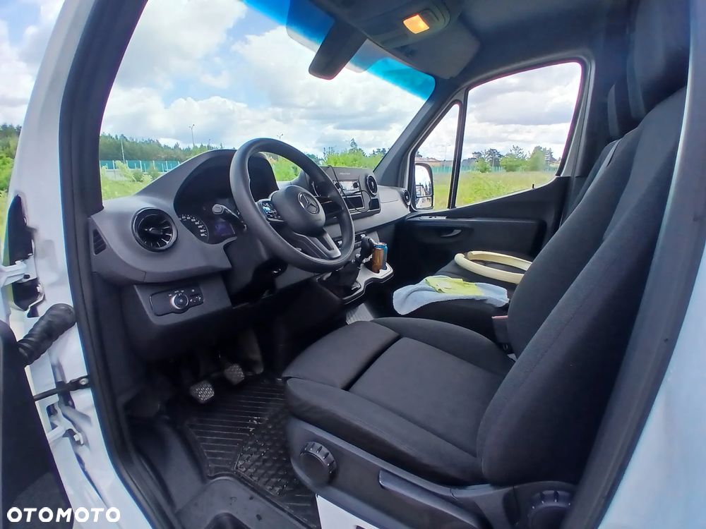 Mercedes-Benz Sprinter - 8
