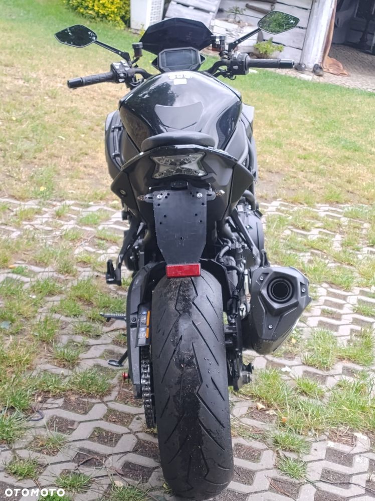 Kawasaki H2 - 9