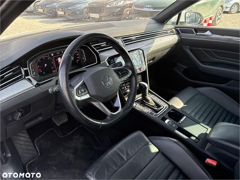Volkswagen Passat Variant 2.0 TDI Elegance DSG - 10