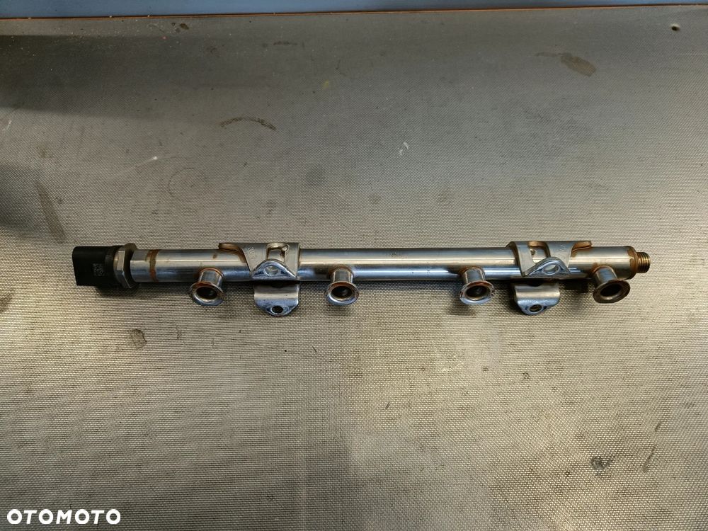 Listwa wtryskowa 1.4 TSI Skoda Octavia Seat Leon Audi A3 VW Golf  04E133320D - 1