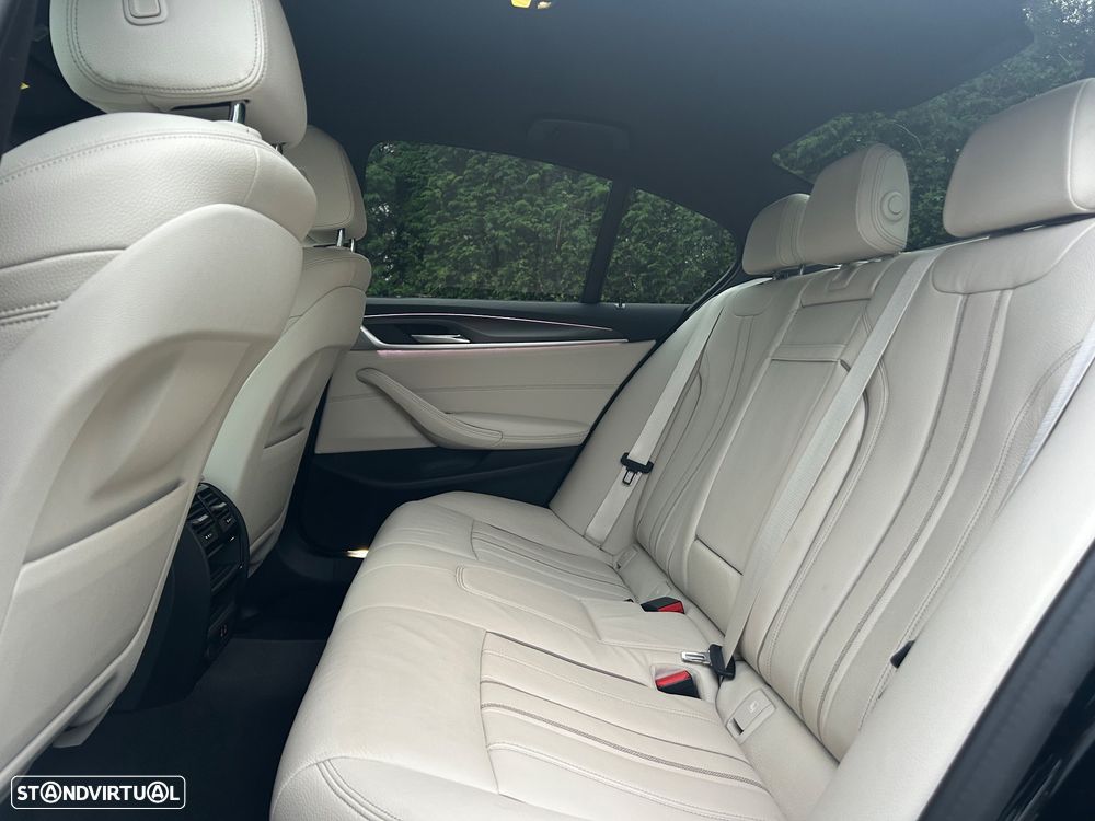 BMW 530 e Pack Desportivo M - 21