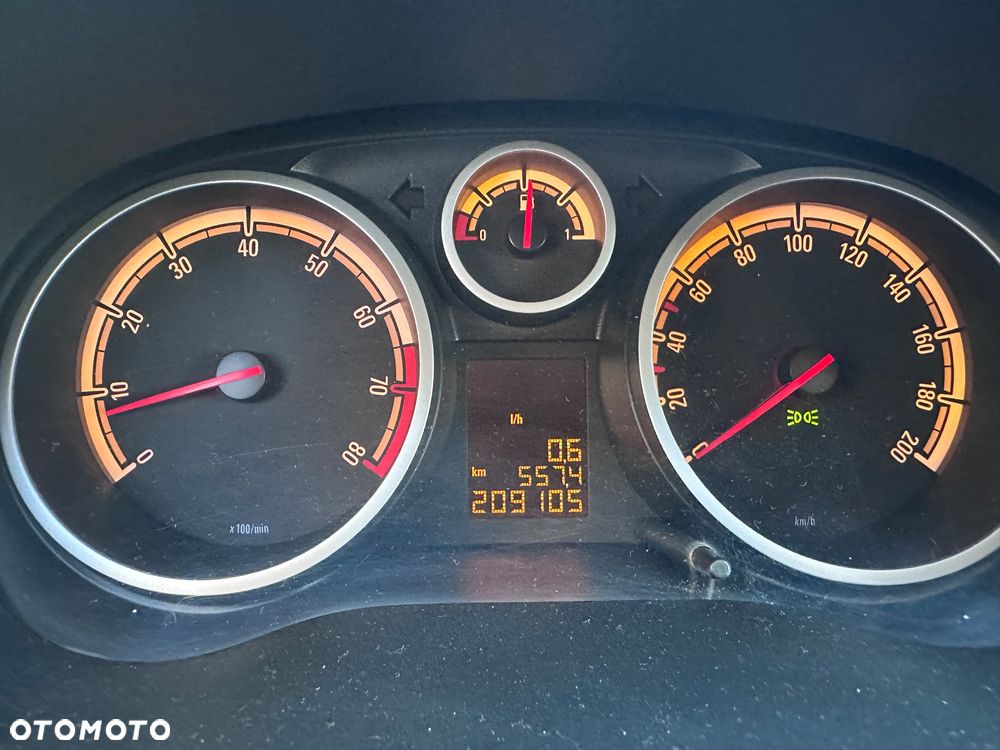 Opel Corsa 1.2 16V Cosmo - 4