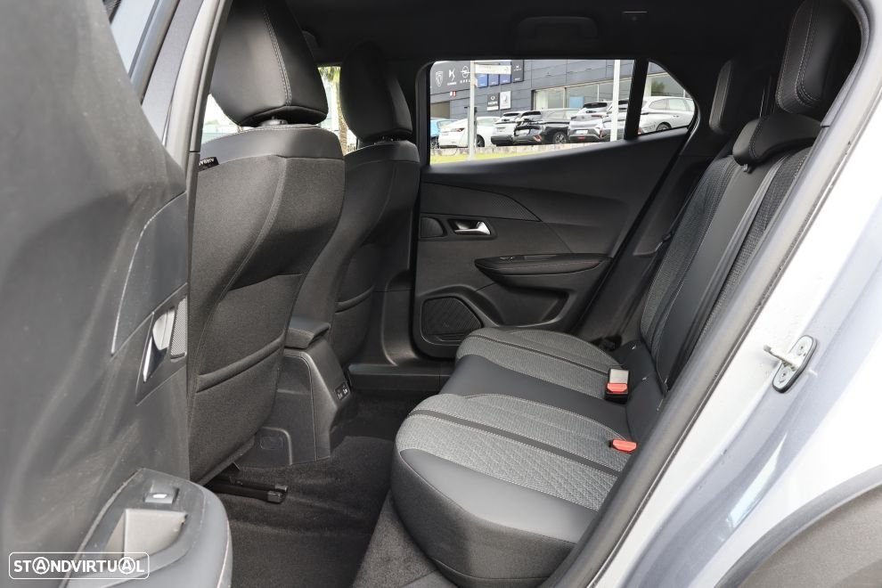 Peugeot e-2008 54 kWh Allure - 16