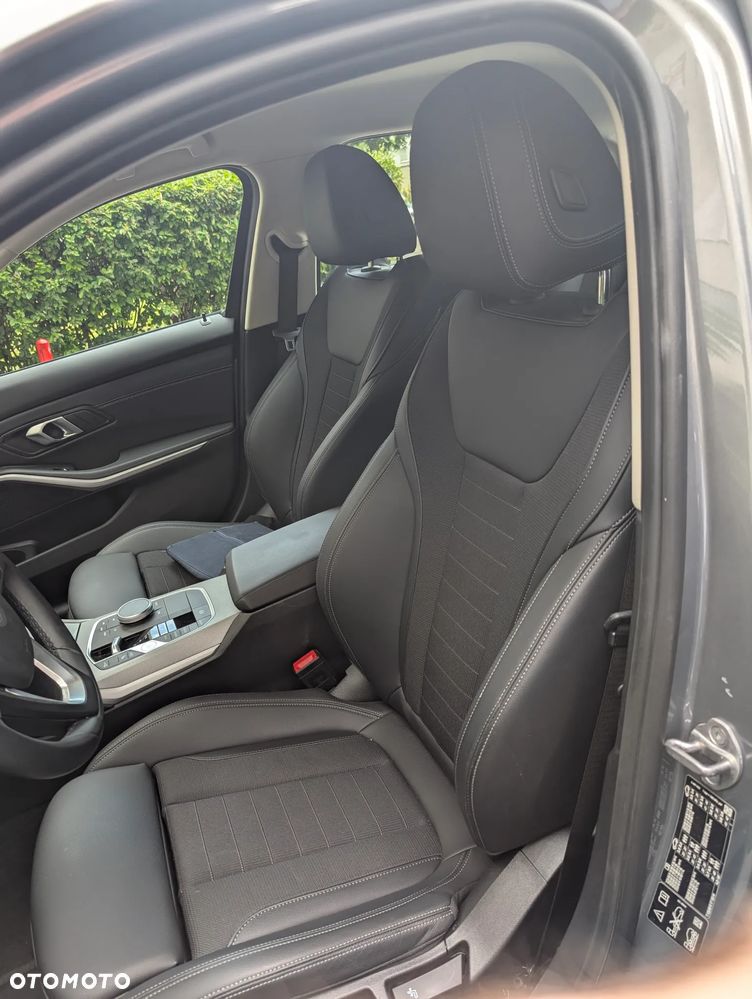 BMW Seria 3 330i xDrive - 8