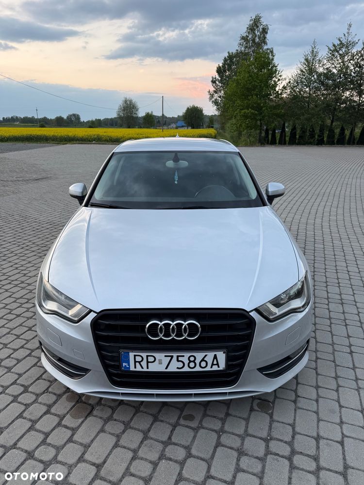Audi A3 Sportback 1.6 TDI DPF Ambition S tronic - 18