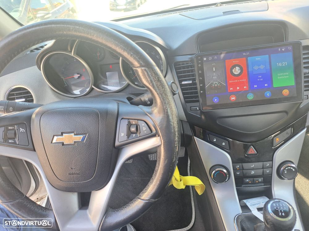 Chevrolet Cruze 1.6 LS - 9