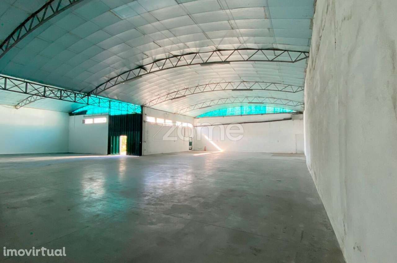 Oportunidade Única na Mealhada – Armazém à face da EN1 - Grande imagem: 5/7