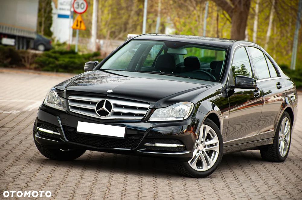 Mercedes-Benz Klasa C 180 BlueEFFICIENCY 7G-TRONIC Avantgarde - 7