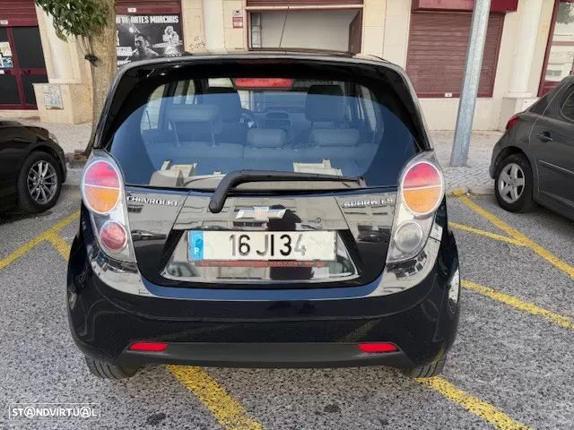 Chevrolet Spark 1.0 L - 12