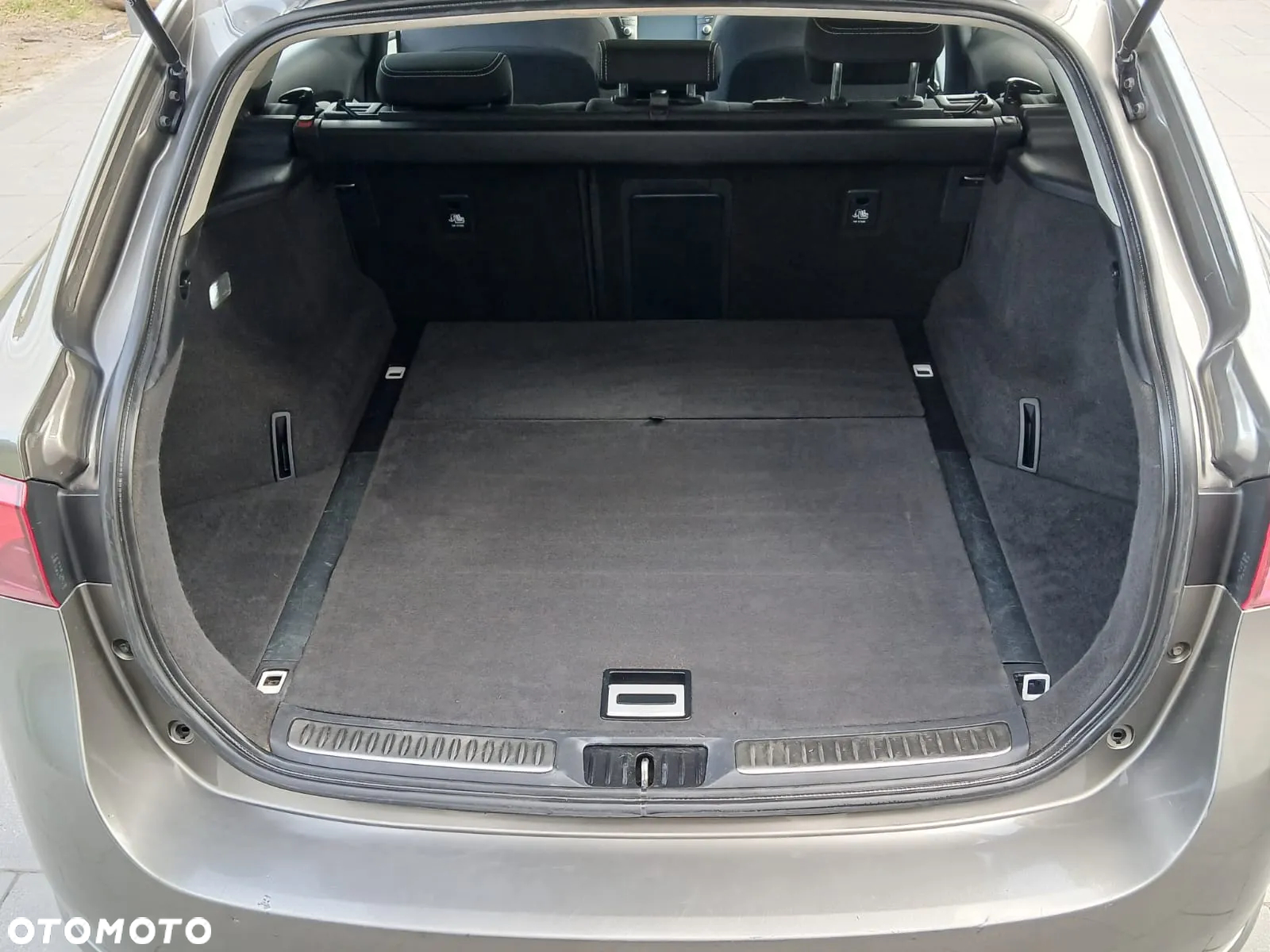 Toyota Avensis Touring Sports 1.8 Comfort - 24