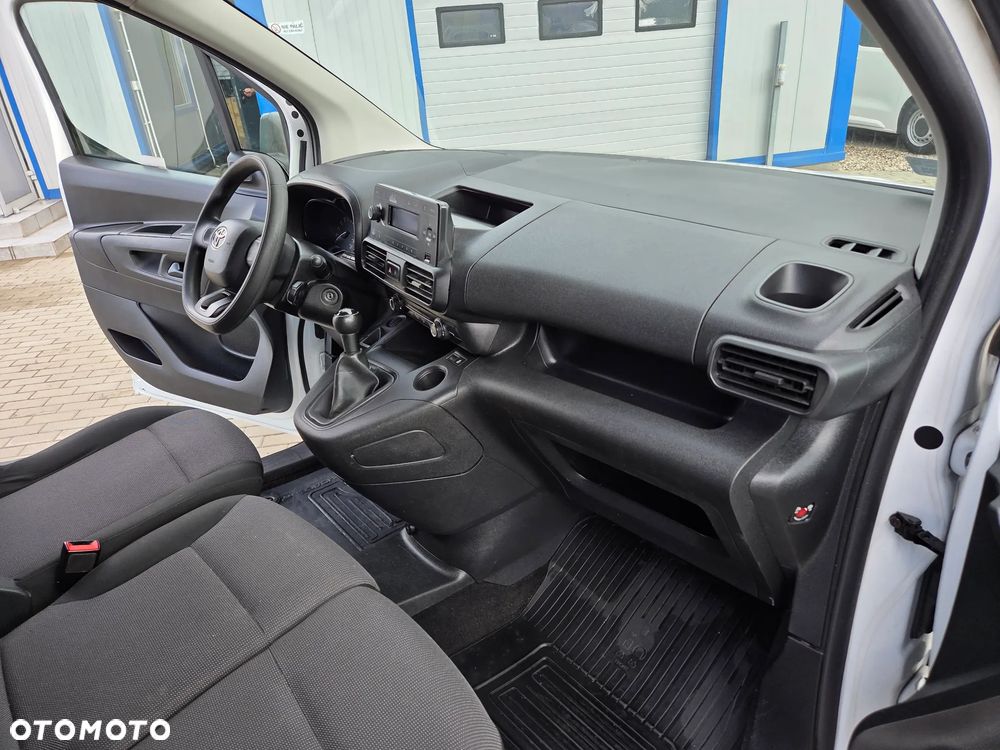 Toyota Proace City - 27