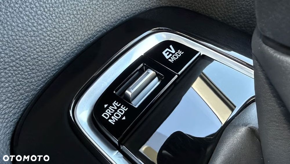 Toyota Corolla 2.0 Hybrid Executive - 18