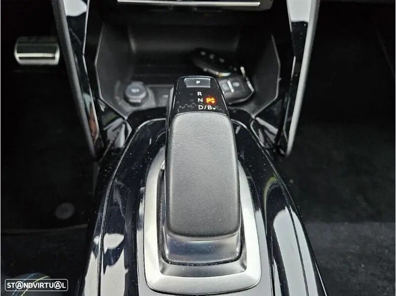 Peugeot e-2008 50 kWh GT - 12