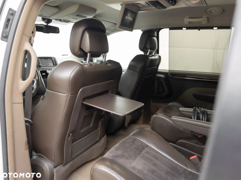 Lancia Voyager 3.6 Platinum - 30