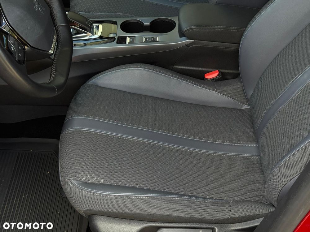 Peugeot 2008 1.2 PureTech Allure Pack S&S EAT8 - 14