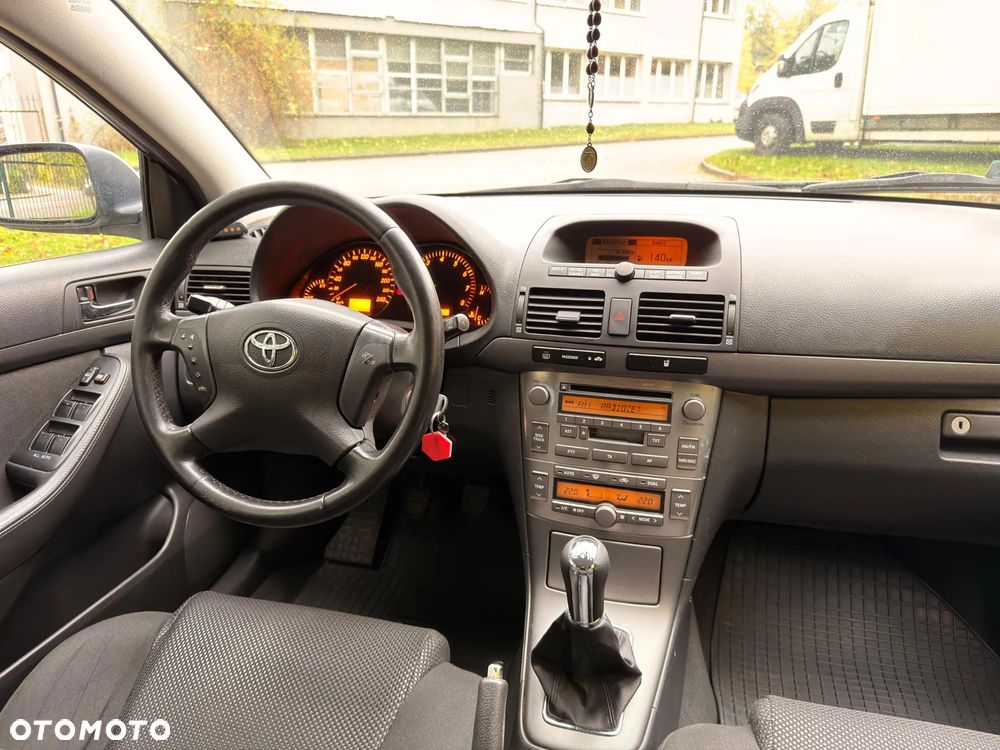 Toyota Avensis - 29