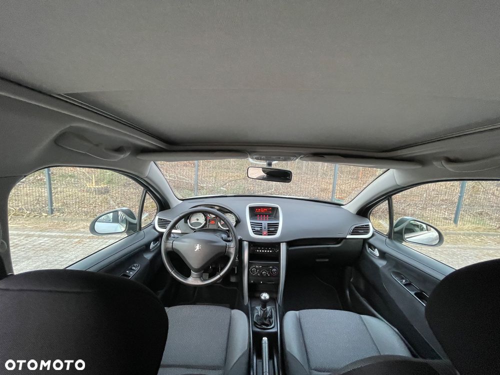 Peugeot 207 - 24