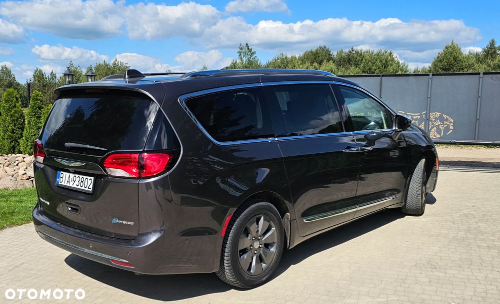 Chrysler Pacifica - 22