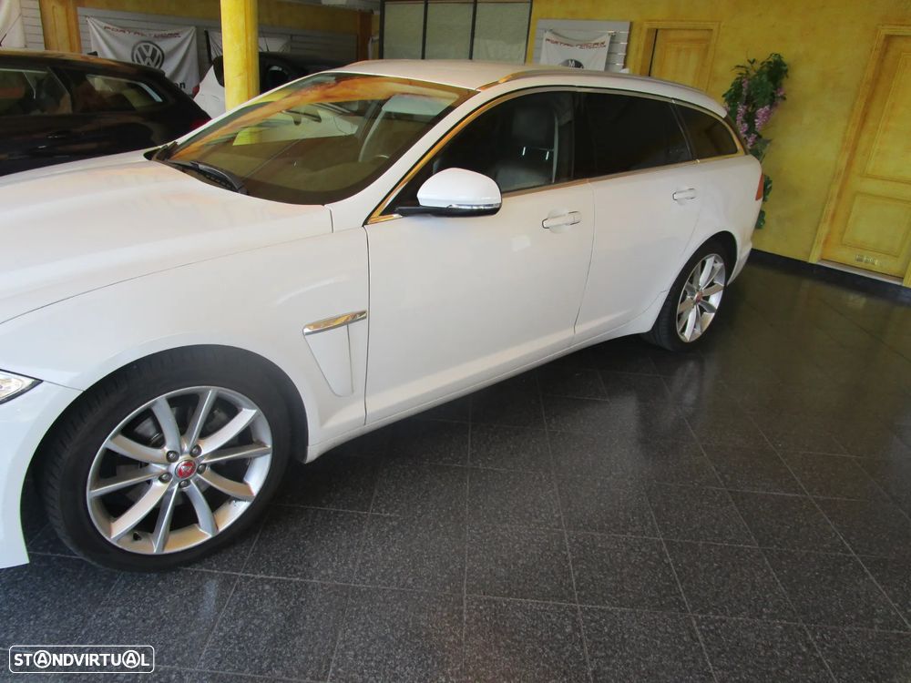 Jaguar XF Sportbrake 2.2 D R-Sport - 8