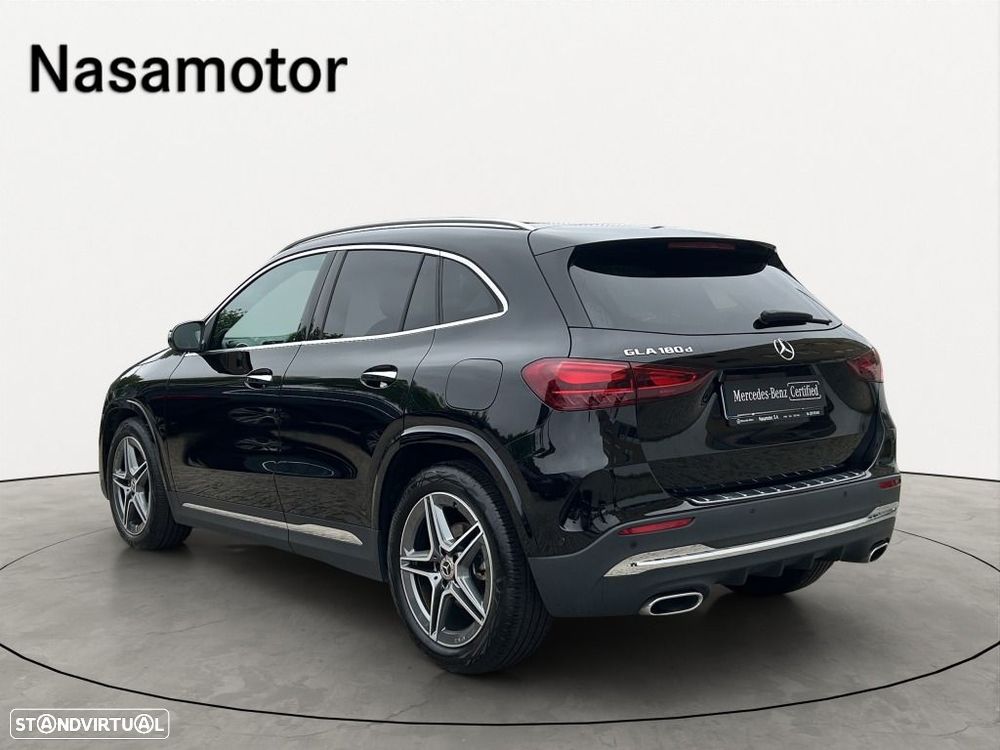 Mercedes-Benz GLA 180 — fotografia 2
