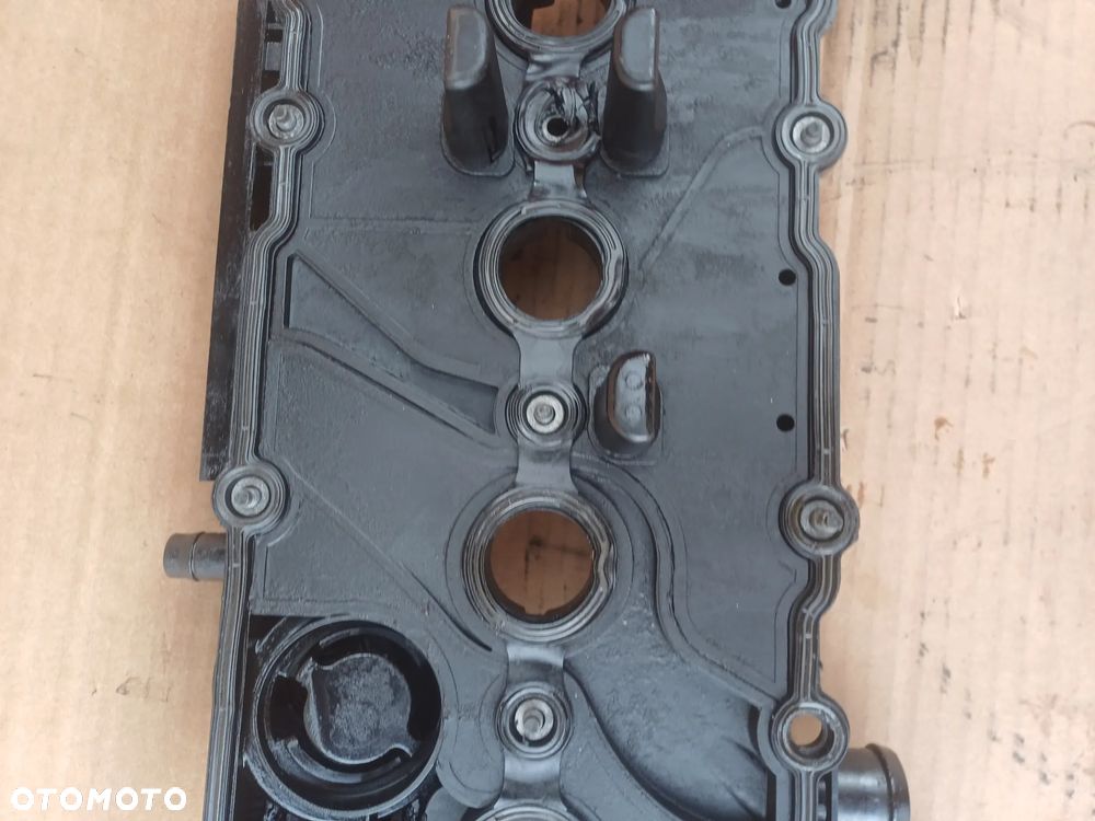 Pokrywa zaworów Audi A3 8P 2.0 tfsi AXX - 10