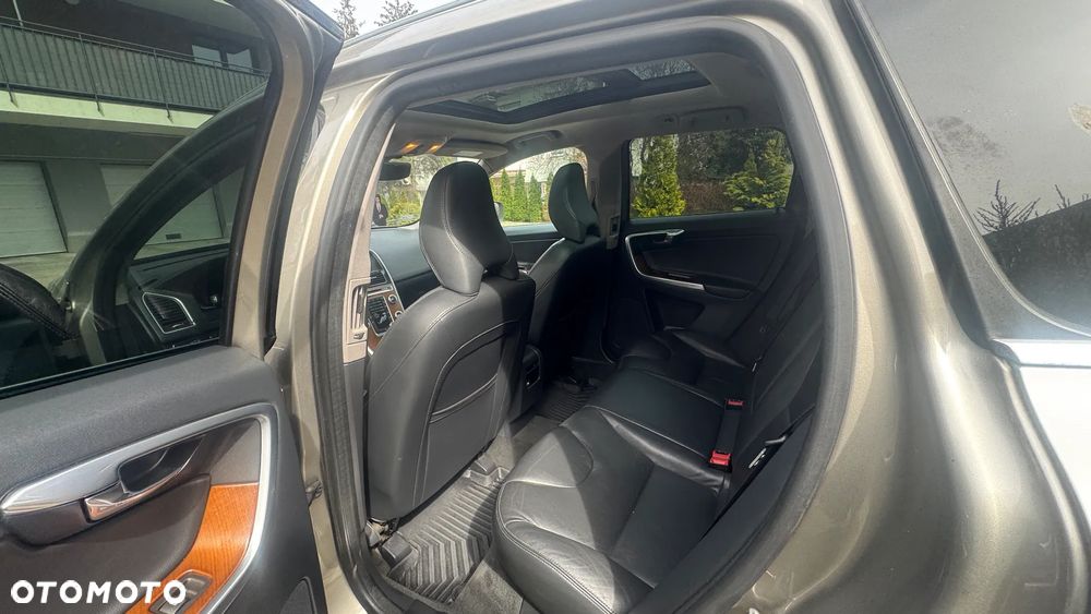 Volvo XC 60 D4 Geartronic Summum - 11