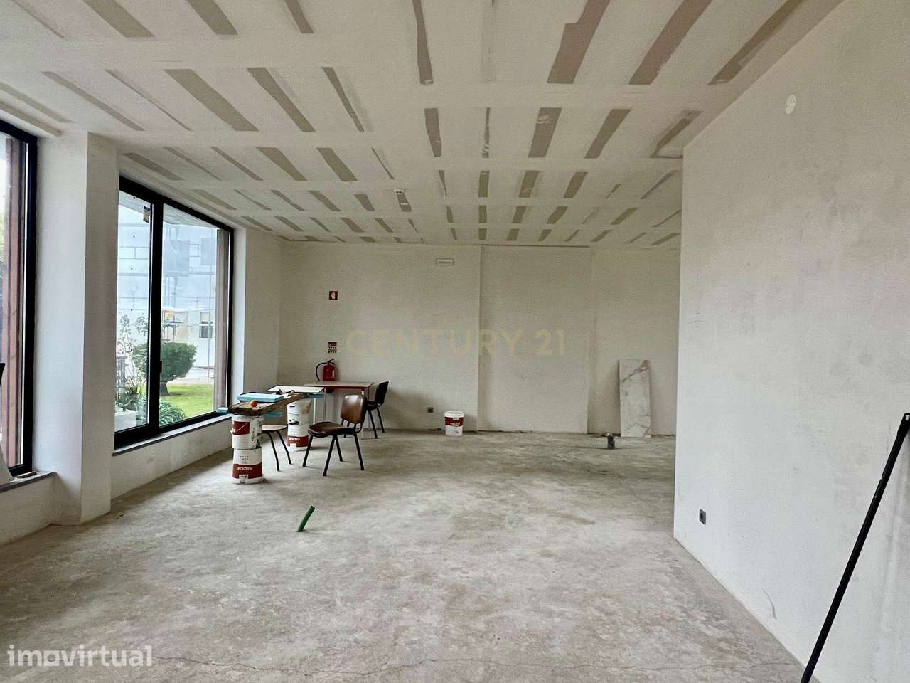 Excelente loja com 93m2, situada em Urbanização de Luxo em Tercena - O - Grande imagem: 3/6