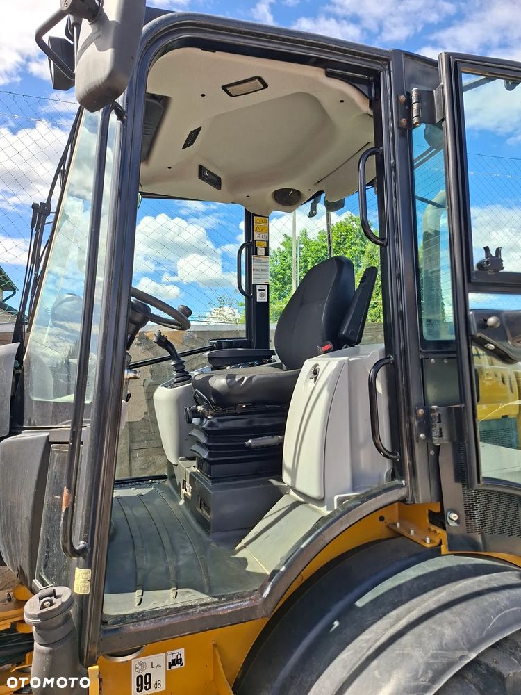 Caterpillar CAT 908 M - 20