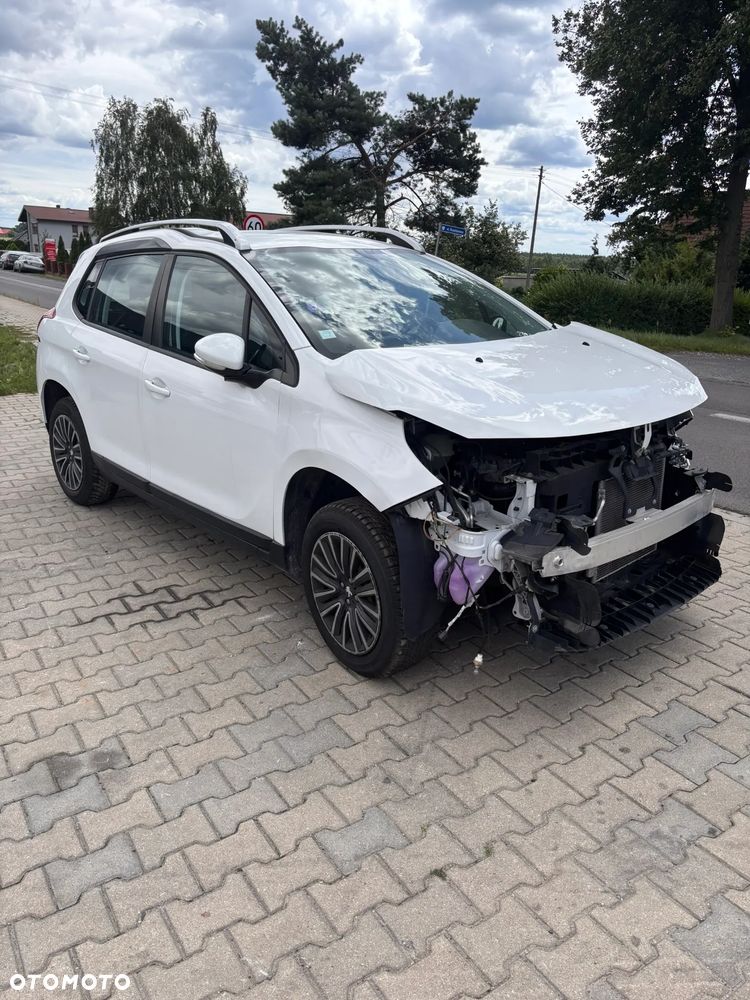 Peugeot 2008 - 8