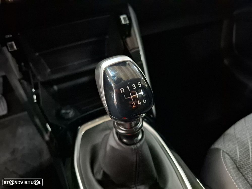 Peugeot 208 1.2 PureTech Allure - 21