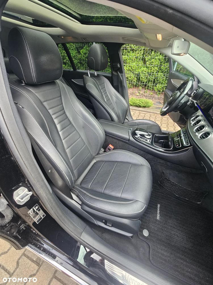 Mercedes-Benz Klasa E 200 4-Matic 9G-TRONIC - 36