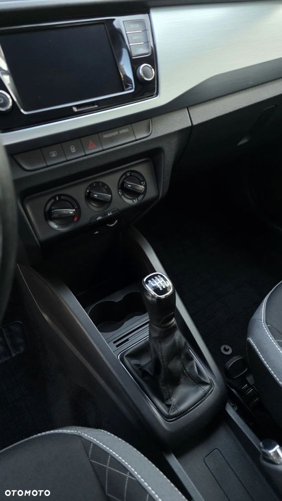 Skoda Fabia - 25
