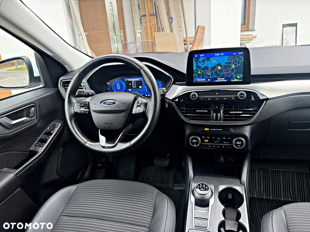 Ford Kuga 2.0 EcoBlue 4x4 TITANIUM - 24