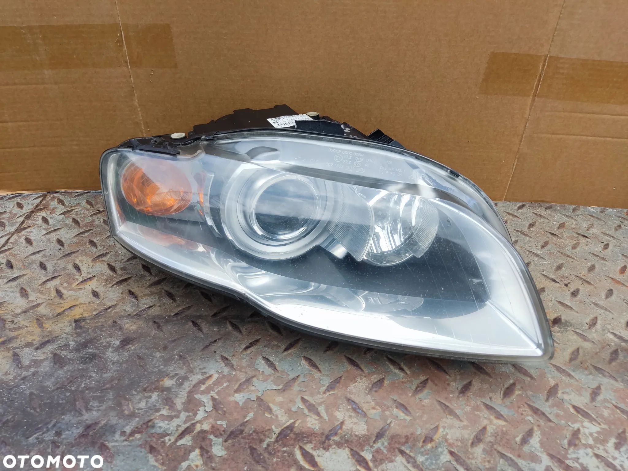 AUDI A4 B7 LAMPA PRZEDNIA PRAWA XENON EUROPA 8E0941004AM - 1