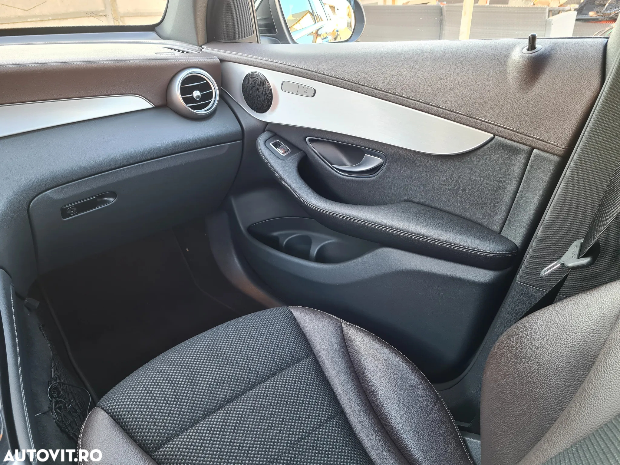 Mercedes-Benz GLC 250 d 4MATIC - 11