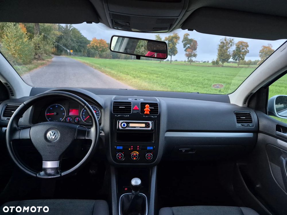 Volkswagen Golf - 6