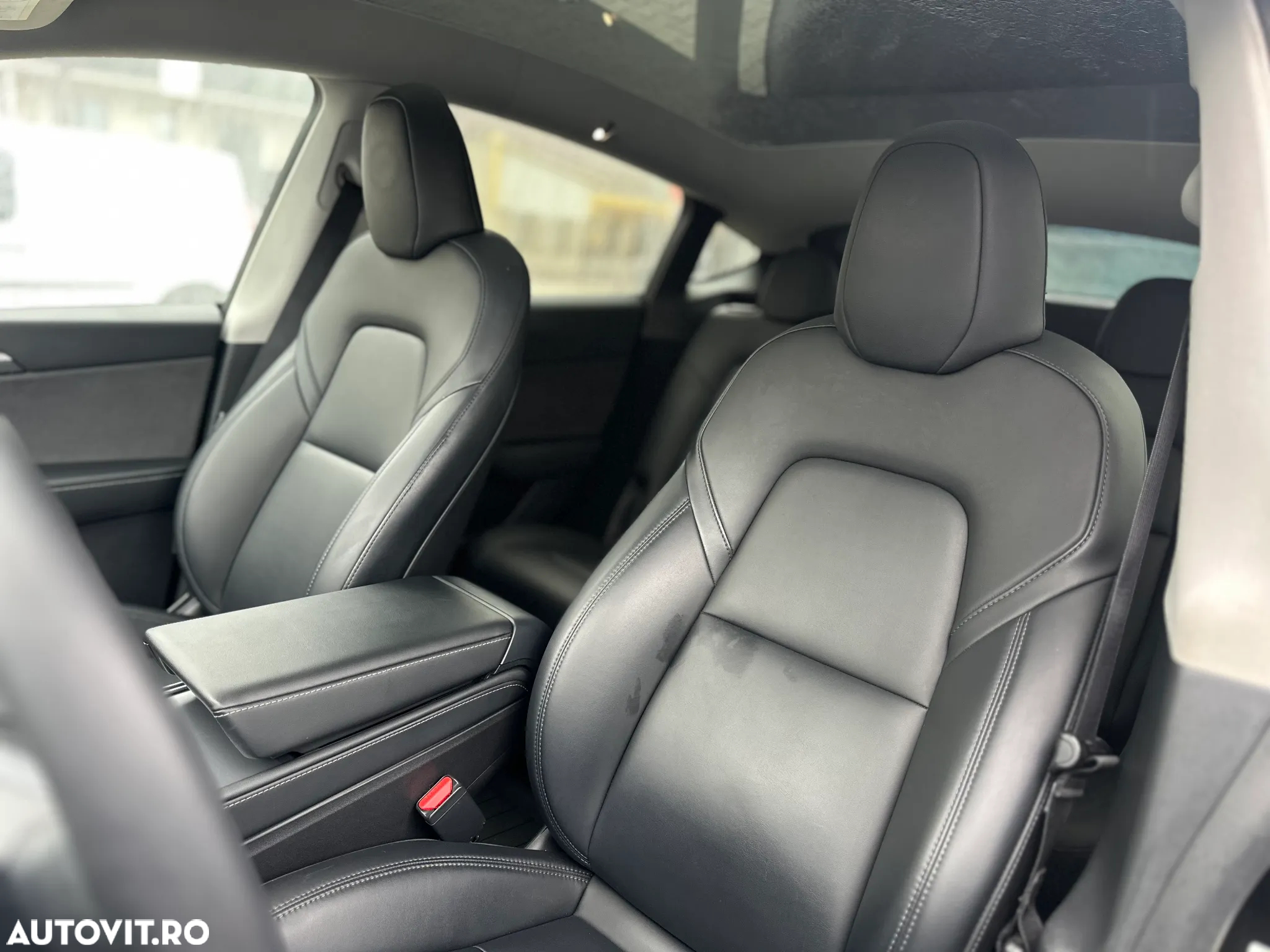 Tesla Model Y - 28